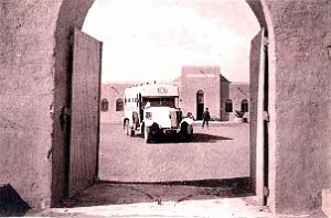 ALGERIE SAHARA 1923 A 29 EN RENAULT 6 ROUES (42)
